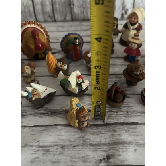 19 Vintage Hallmark Merry Miniatures Fall Thanksgiving 80s Bears Squirrel Turkey - Picture 14 of 16